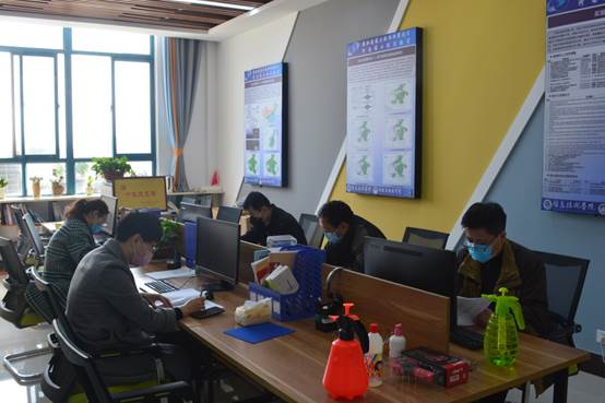 说明: F:\信息技术公司照片\2020.3.12院领导会议照片\DSC_2057.JPG